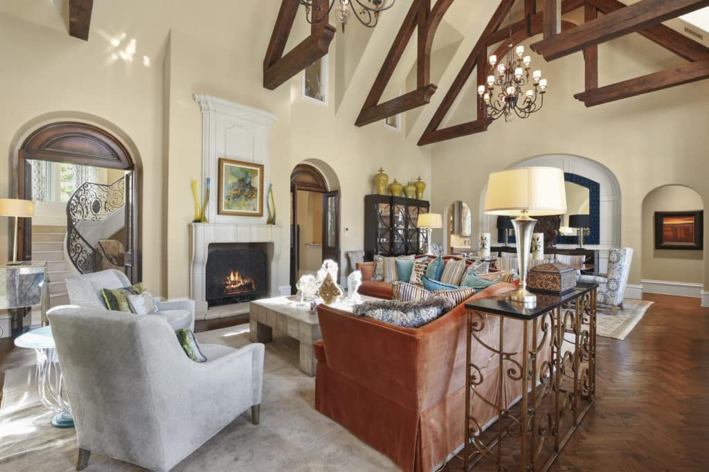 02_10706BridgeHollow_001_Exteriors_mls-1024x682