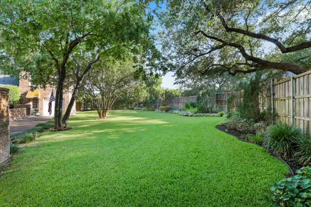 07_4730RoyalLane_007_mls-1