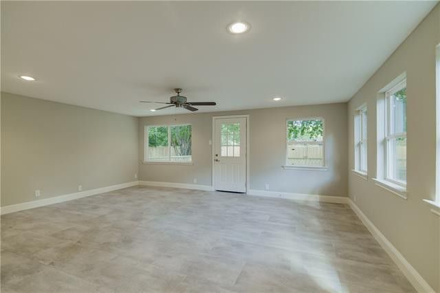 10226-Eastwood-Living