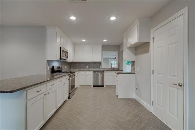 10226-Eastwood-Living