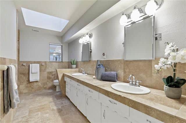 10411-Sinclair-IHOTWv2