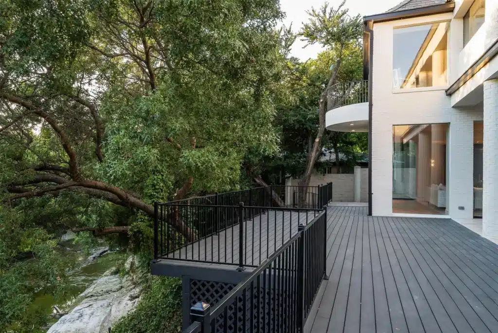 This Architecturally Significant Oglesby Modernist Has Undergone a