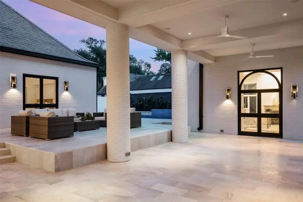 This Architecturally Significant Oglesby Modernist Has Undergone a