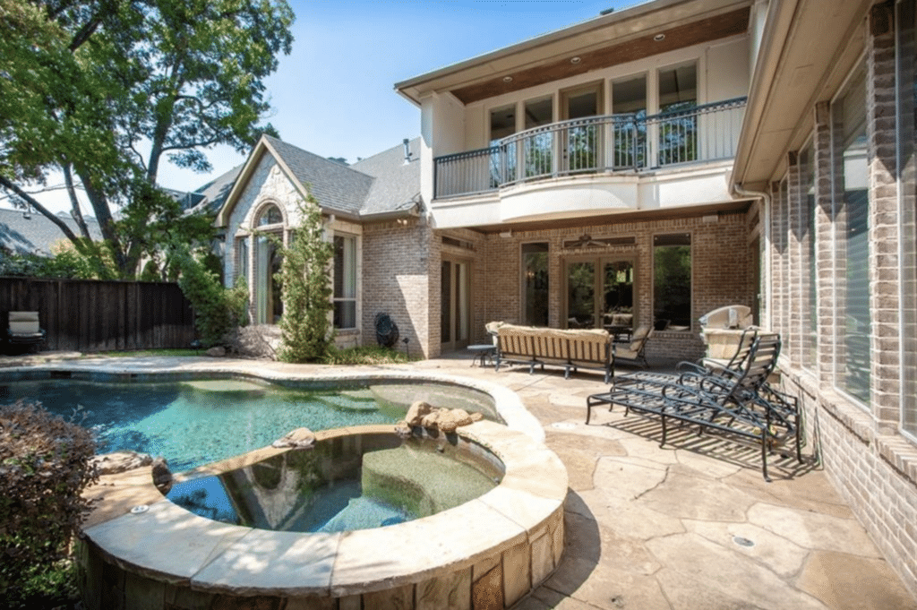 01_6863-Carolyncrest-1024x680