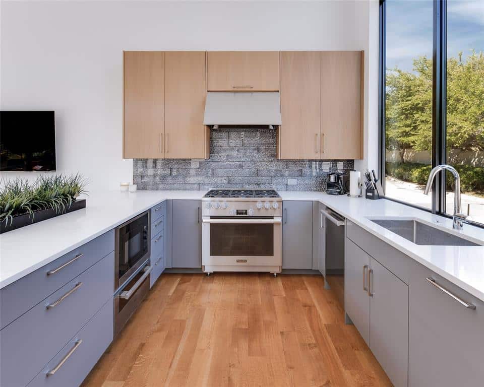 11-Winding-Lake-kitchen-2-a