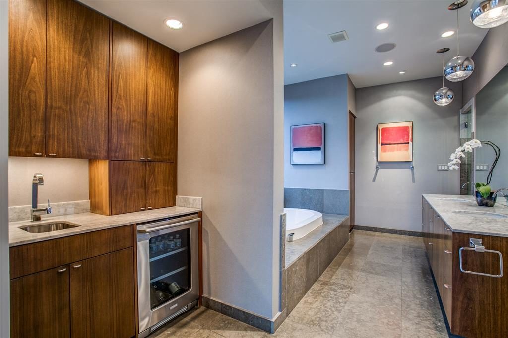 11-Winding-Lake-kitchen-2-a