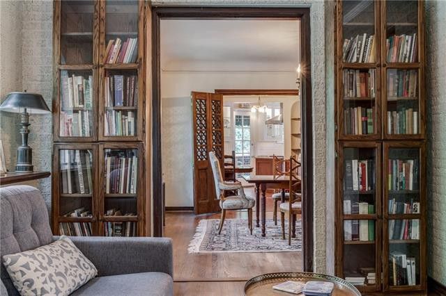 1122-Montclair-vector