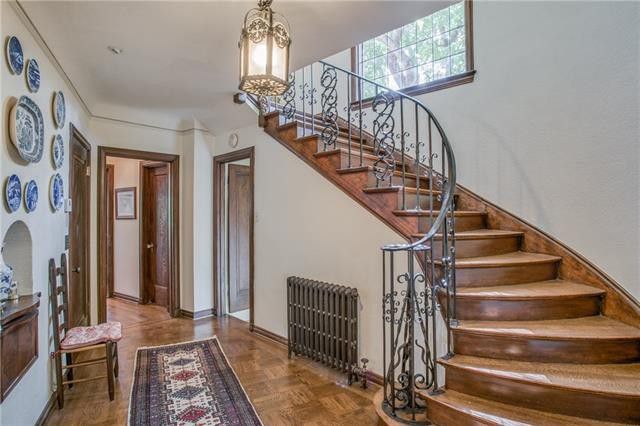 1122-Montclair-vector