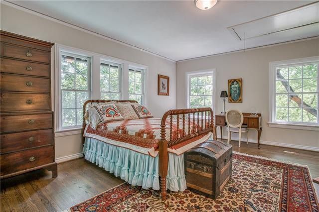 1122-Montclair-vector