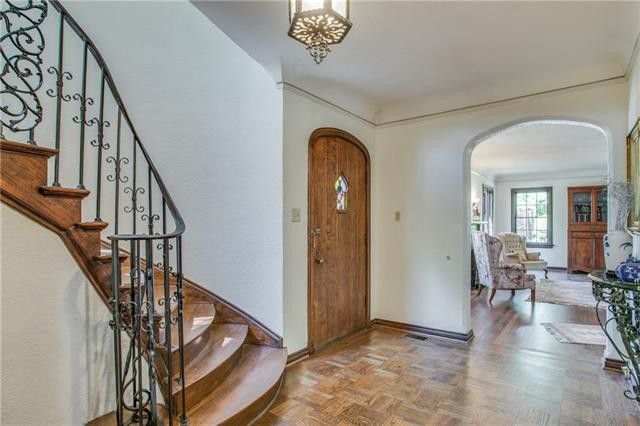 1122-N-Montclair-Ave-4