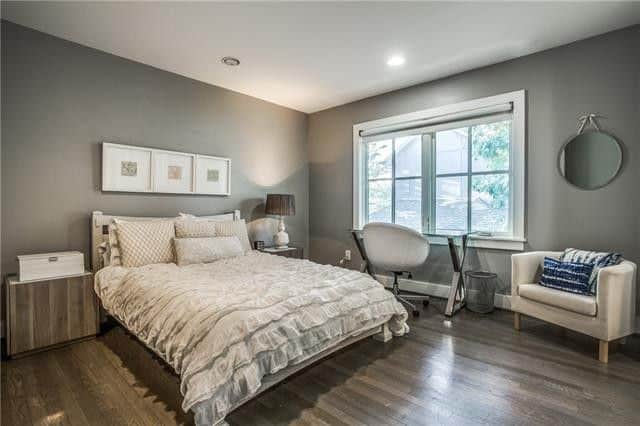 VECTOR11339-Royalshire-Dr-back