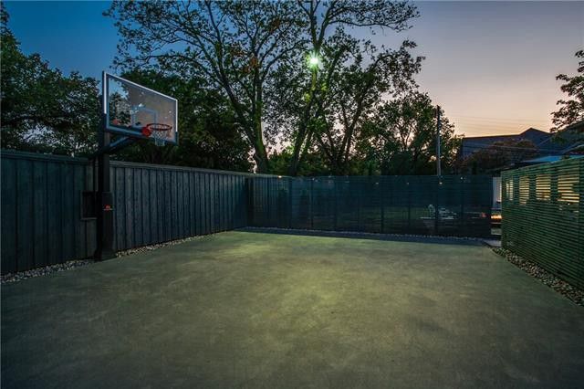 VECTOR11339-Royalshire-Dr-back