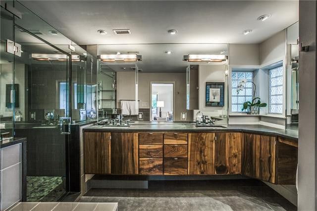 VECTOR11339-Royalshire-Dr-back