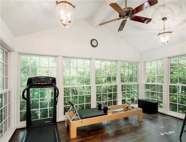 11525-Hillcrest-Rd-8