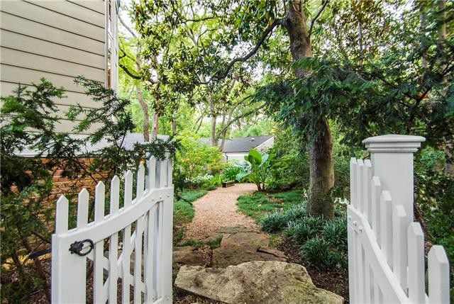 11525-Hillcrest-Rd-8
