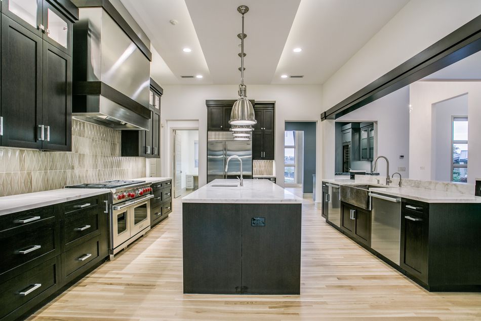 2215-Kessler-Woods-Court-tub