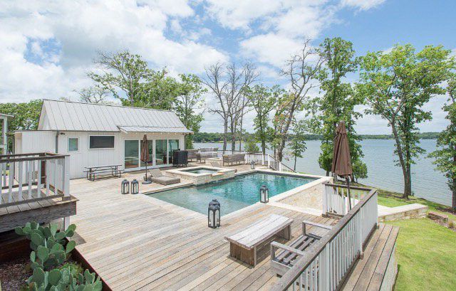 13380-Waterside-Drive-Malakoff-long-view