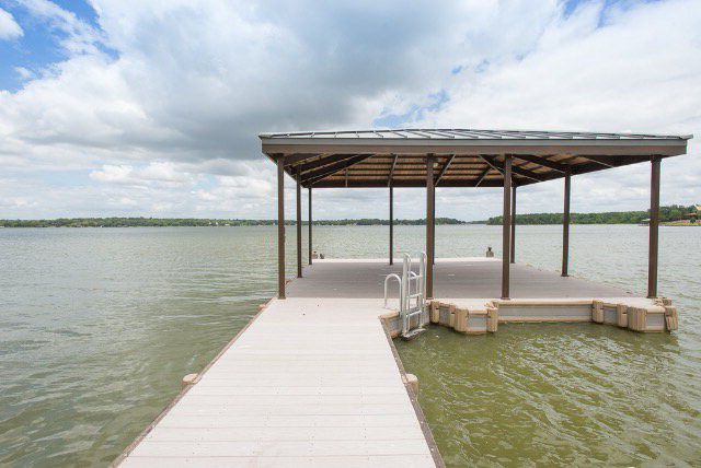 13380-Waterside-Drive-Malakoff-long-view