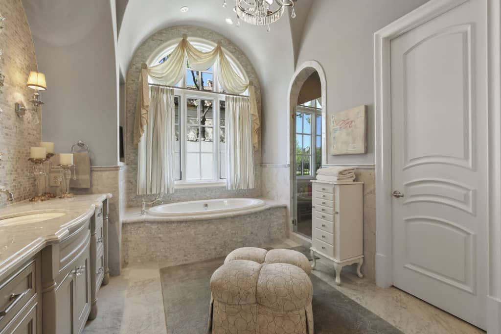 25_10706BridgeHollow__019_mls-1024x682