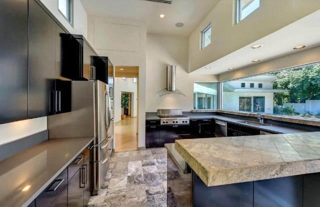 304-Crestwood-Drive-3