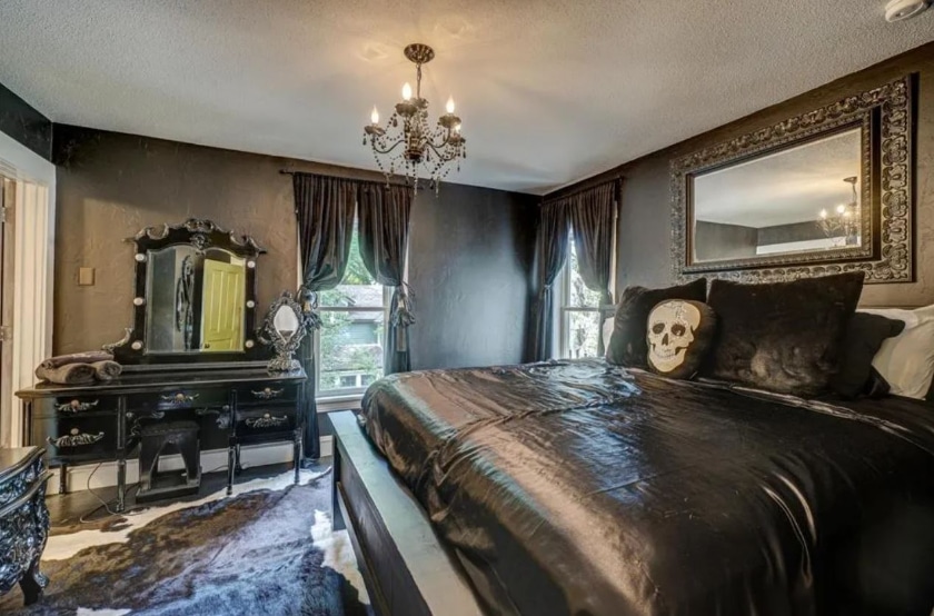 goth barbie dreamhouse, pink, wisconsin