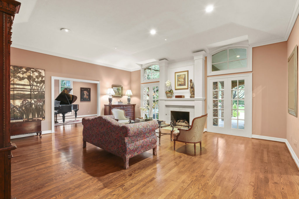 07_4730RoyalLane_007_mls-1