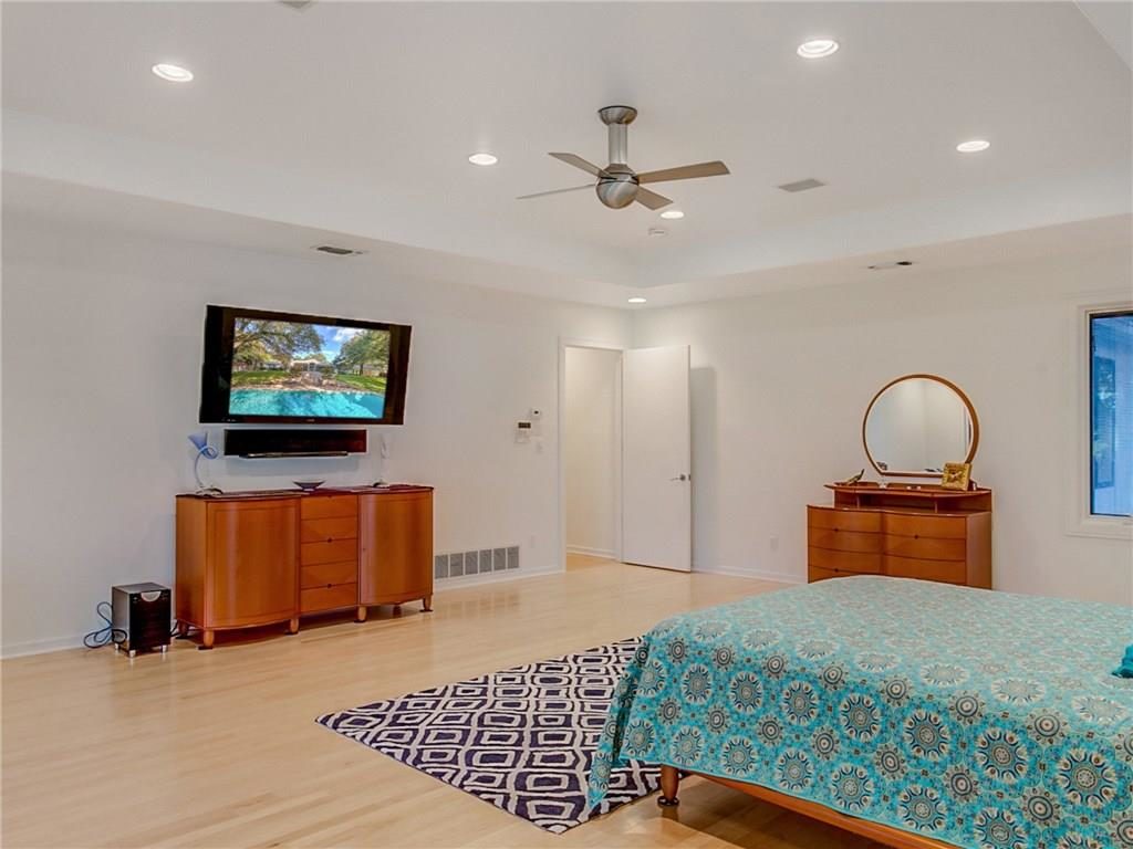 22_13969184_0_1542149030-1024x768