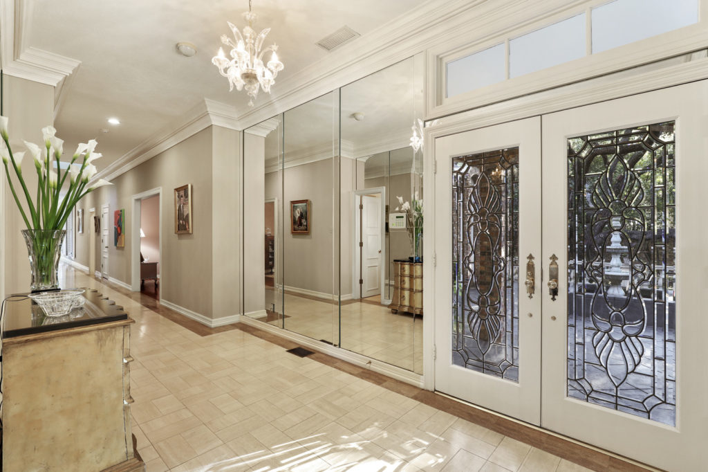 09_4730RoyalLane-vector