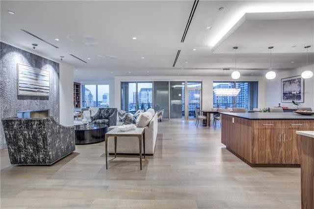 2215-Kessler-Woods-Court-tub