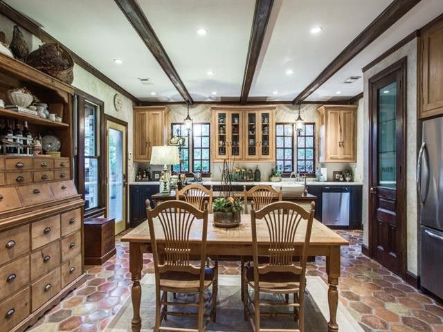 2411-Auburn-Ave.-vector