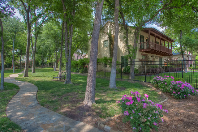 2708-River-Forest-Drive-2-1