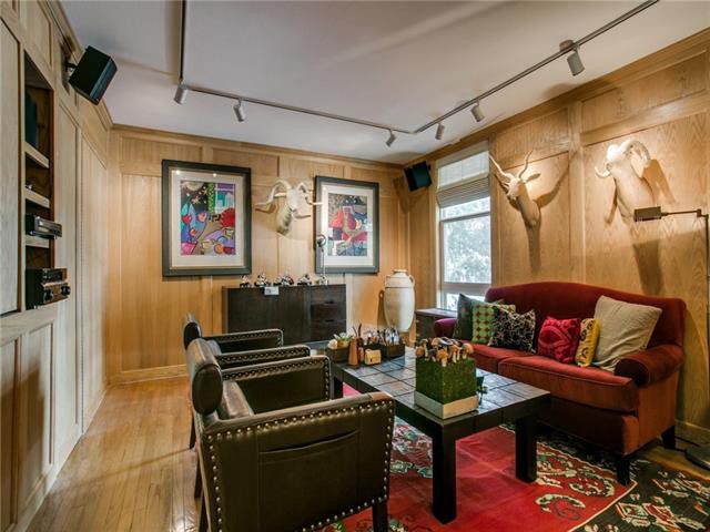 2808-Welborn-St-kitchen-7