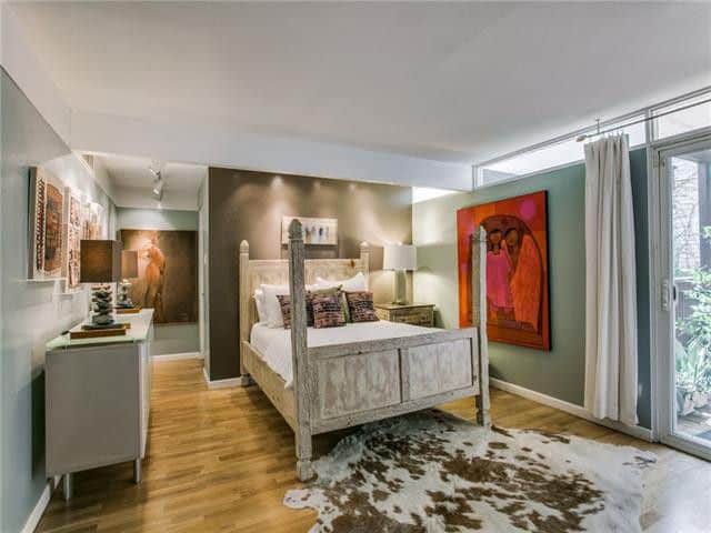 2808-Welborn-St-kitchen-7