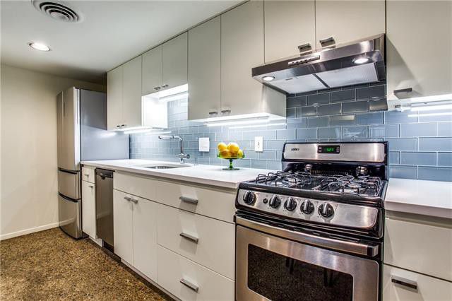 2727-Hood-St.-No.-110-Living