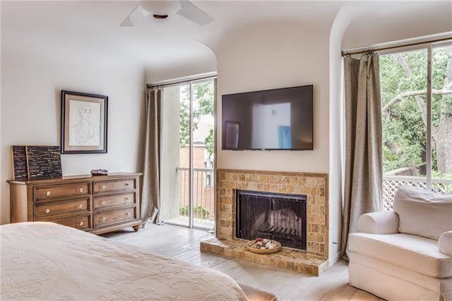 2808-Welborn-St-kitchen-7