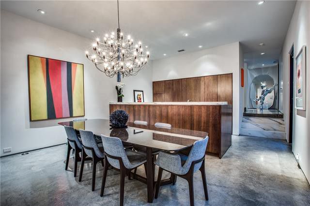 2843-Lee-Street-Living-1