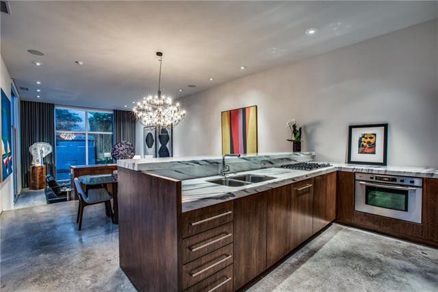 2843-Lee-Street-Living-1