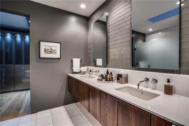 2843-Lee-Street-Living-1