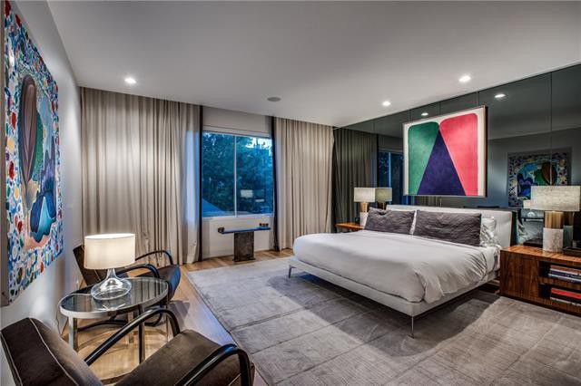 2843-Lee-Street-Living-1
