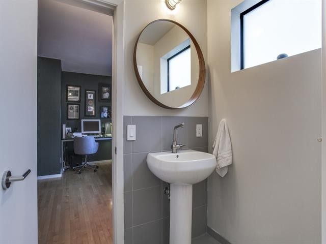 29-Vanguard-way-vector