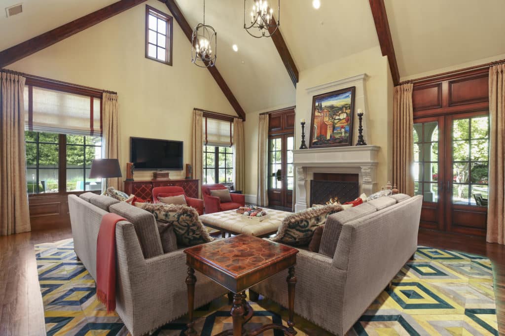 02_10706BridgeHollow_001_Exteriors_mls-1024x682