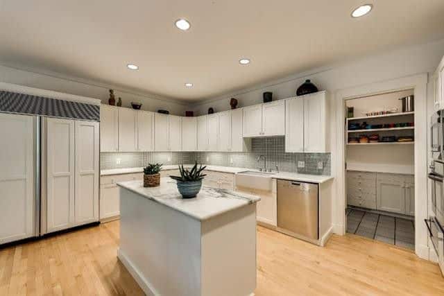 2d8c4e0a11e6ecda947d19c7876fa258l-m0xd-w1020_h770_q80