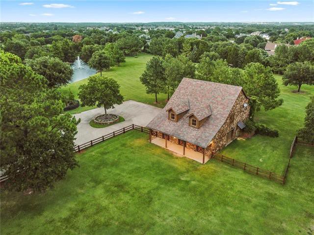 312-White-Dr-4-dining