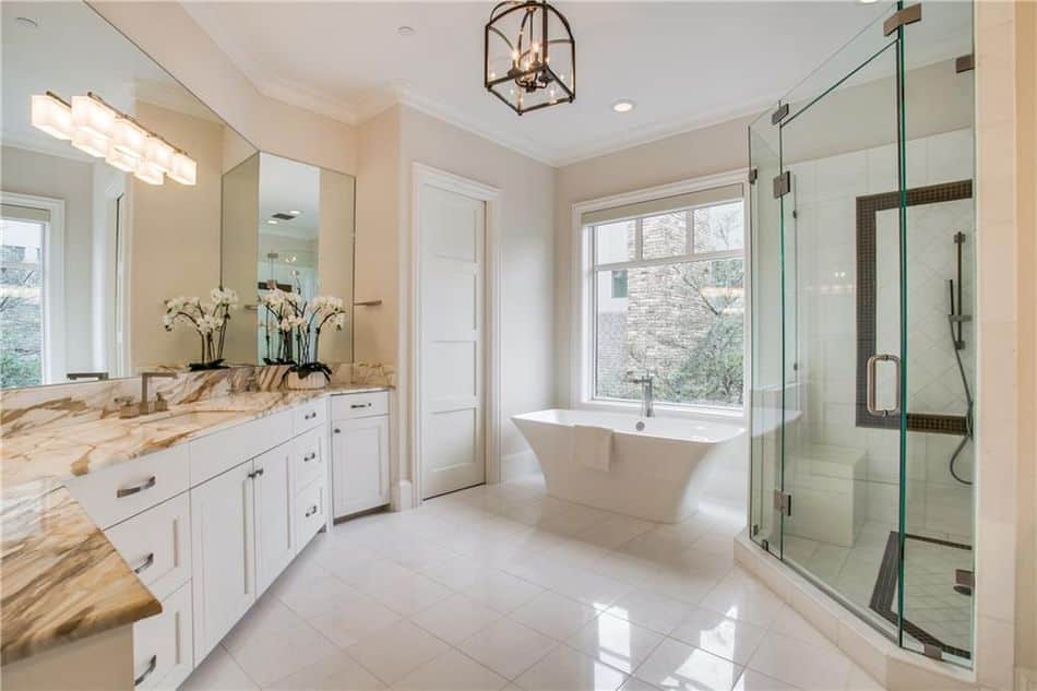 2215-Kessler-Woods-Court-tub