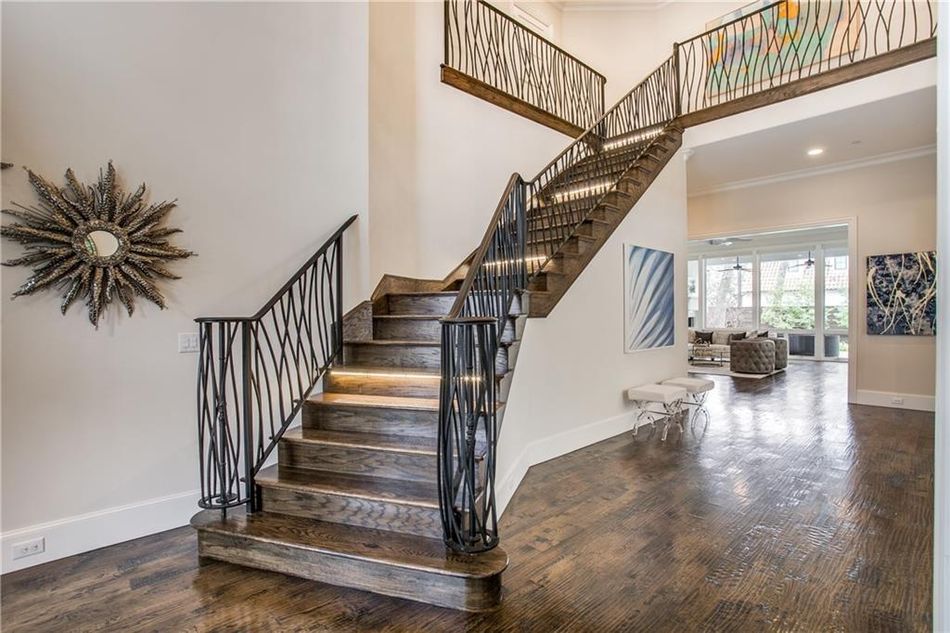 2215-Kessler-Woods-Court-tub