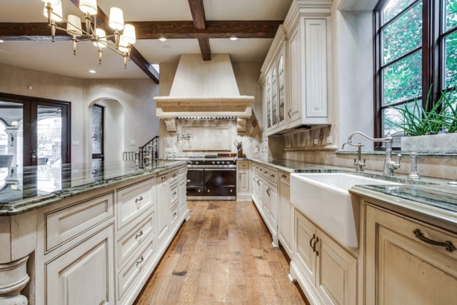 3508-Bryn-Mawr-ext-2