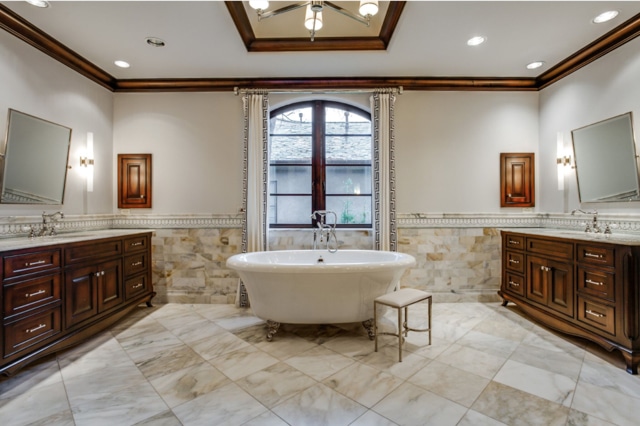 3508-Bryn-Mawr-ext-2