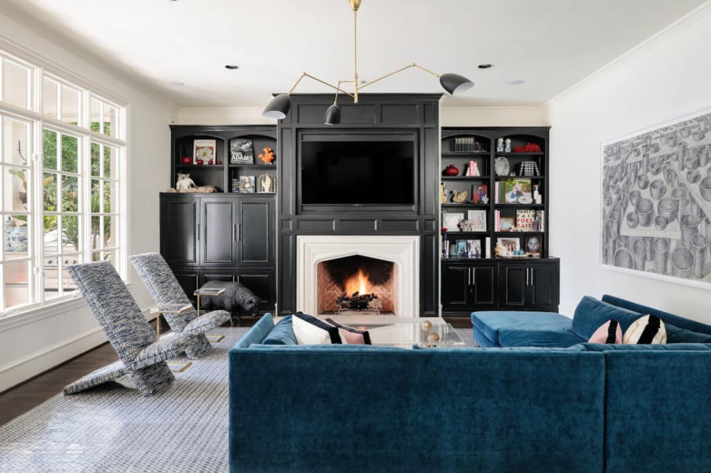 3518-Gillon-living-before-1