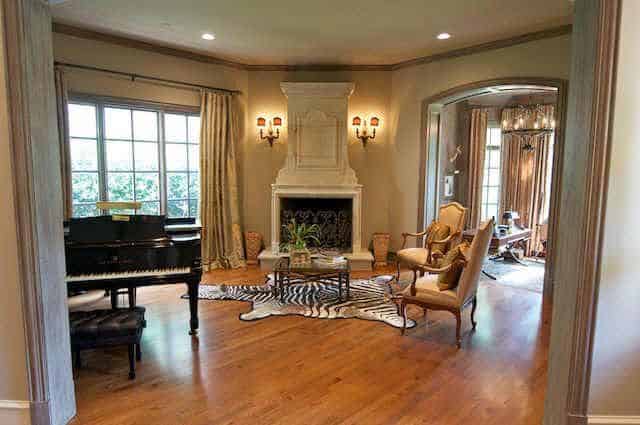 3518-Gillon-living-before-1