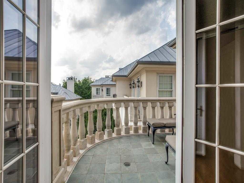 3522-Gillespie-balcony-1024x768